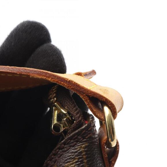 LOUIS VUITTON Brown Monogram Leather Shoulder Bag - Picture 12 of 13